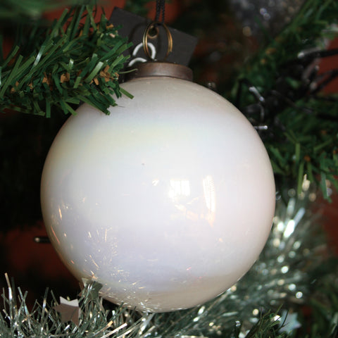 Kerstbal parelmoer wit 10cm - 2 stuks